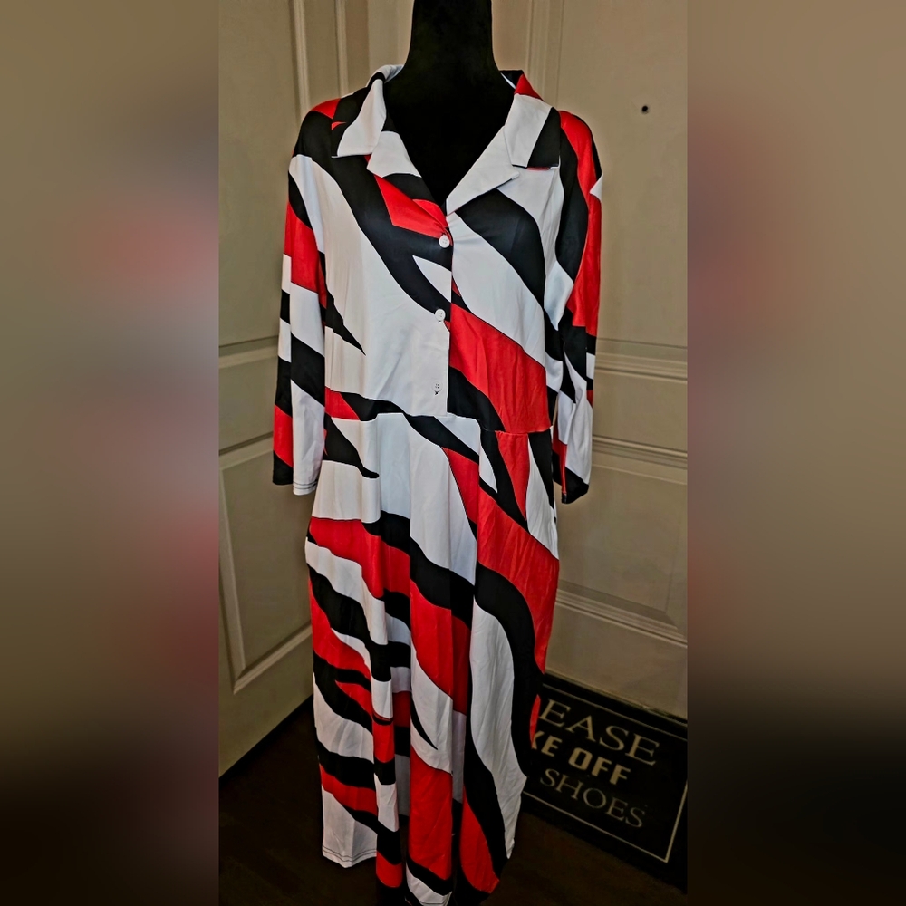 2 For $20 Bold Red and Black Button-Up Dress Pit To Pit 22.5 Plus‎